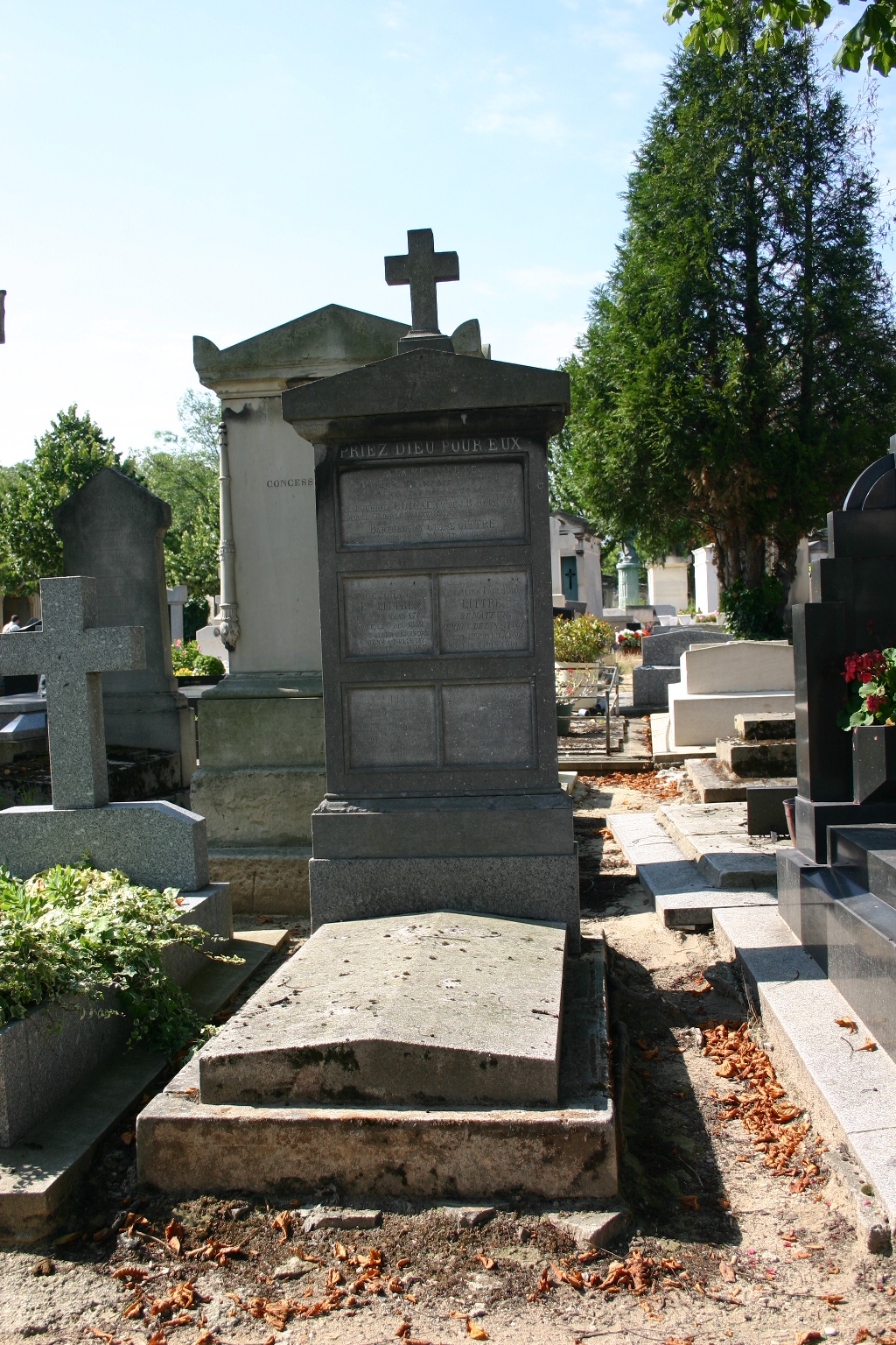 Émile Littré's tomb, Montparnasse Cemetery, Paris (1).JPG